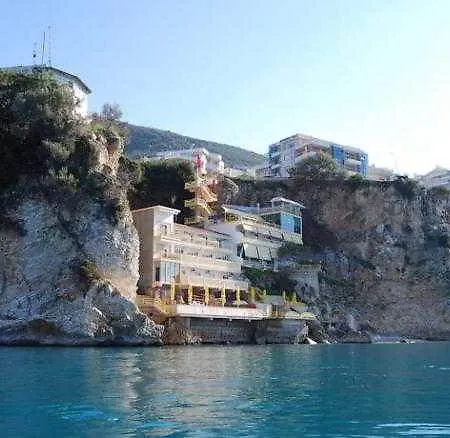 Liro - Adults Only 4*