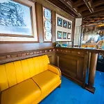 Liro - Adults Only Radhimë