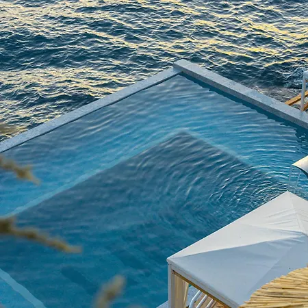 Liro - Adults Only 4*