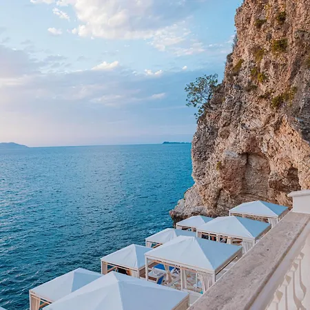 Liro - Adults Only 4*