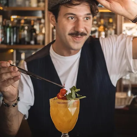 Liro - Adults Only 4* Radhimë