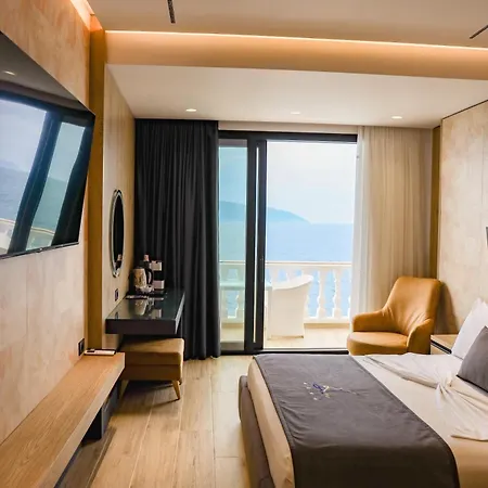 Liro - Adults Only 4* Radhimë