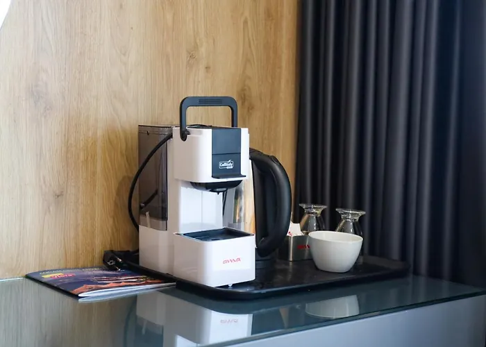 Liro - Adults Only Radhimë