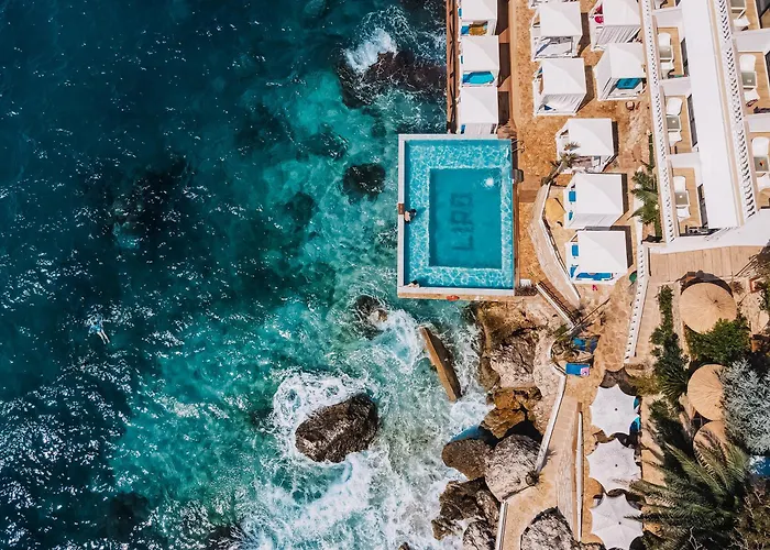 Liro - Adults Only 4* Radhimë