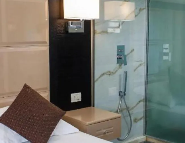 Liro - Adults Only 4* Radhimë